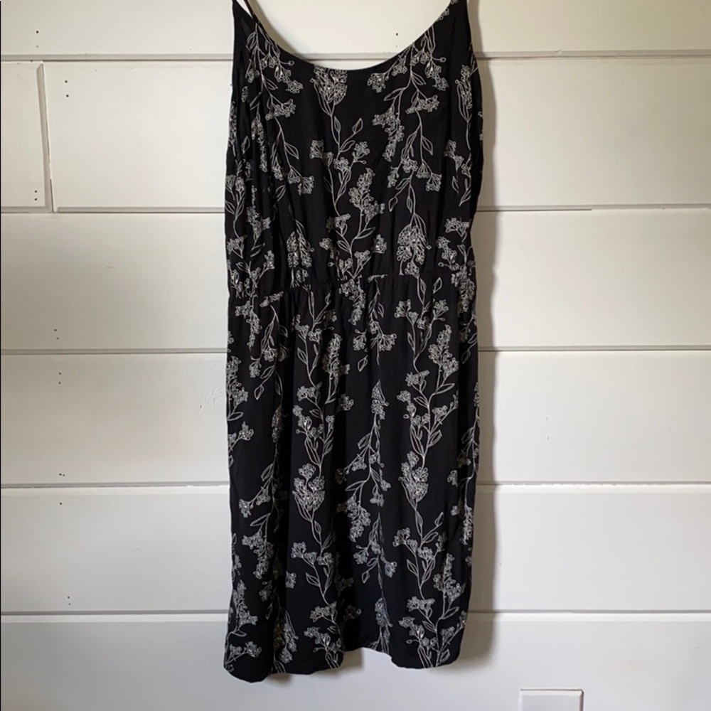 Black and White Floral Print Old Navy Dress